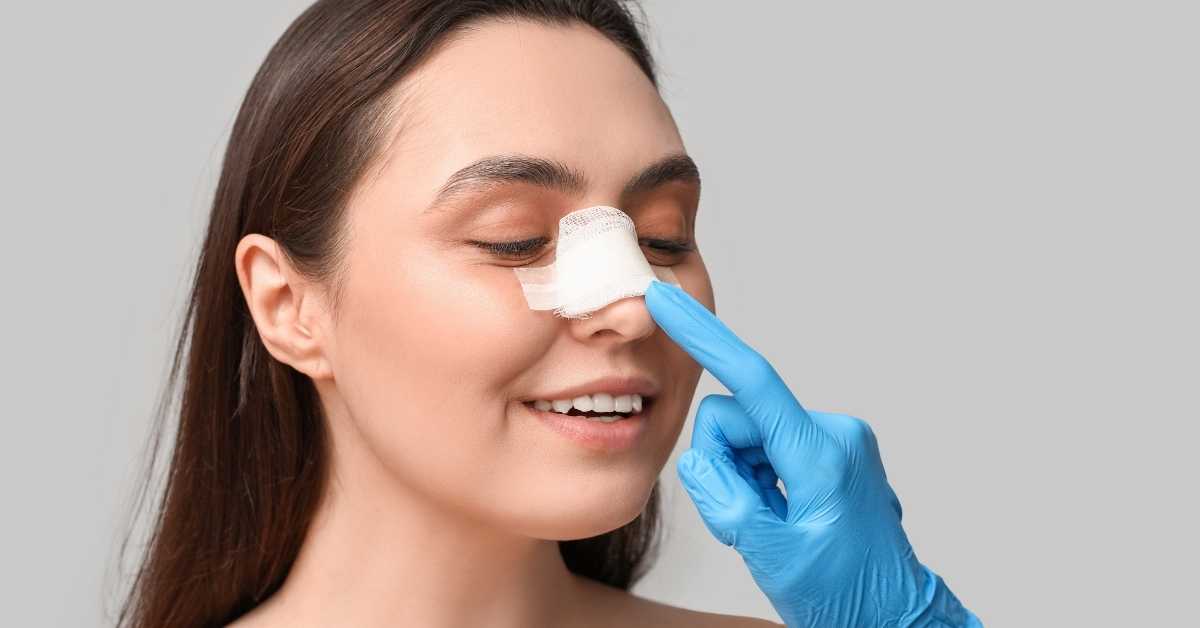 Combien de temps garder l'attelle après une rhinoplastie