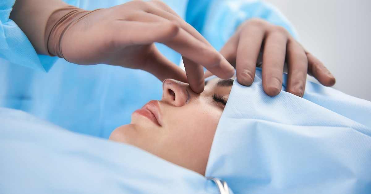 Quelle est la différence de récupération entre une rhinoplastie ultrasonique et classique