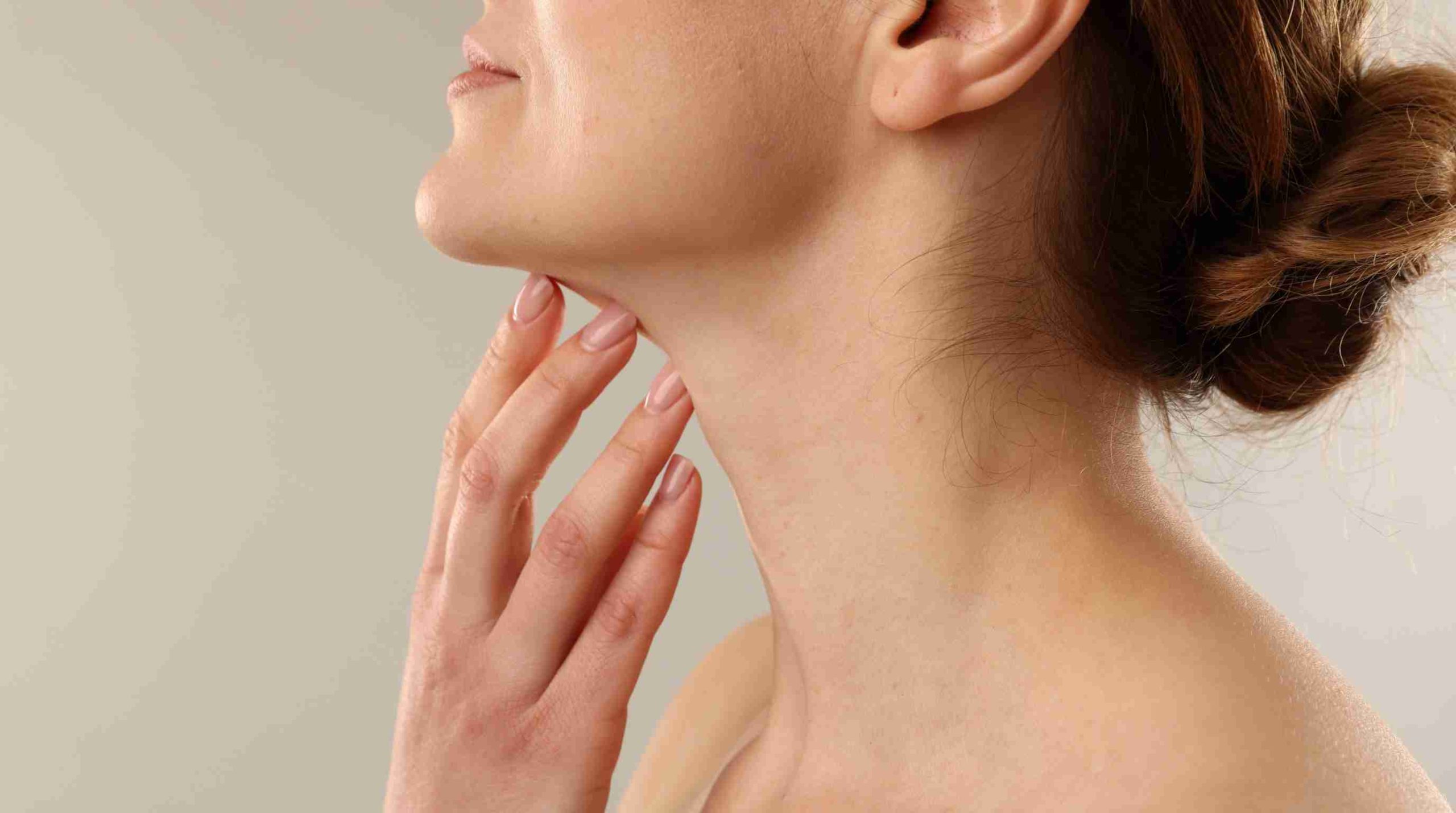 Lifting du cou seul : indications, technique et différence avec le lifting cervico-facial