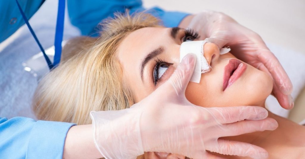 âge minimum et maximum pour une rhinoplastie